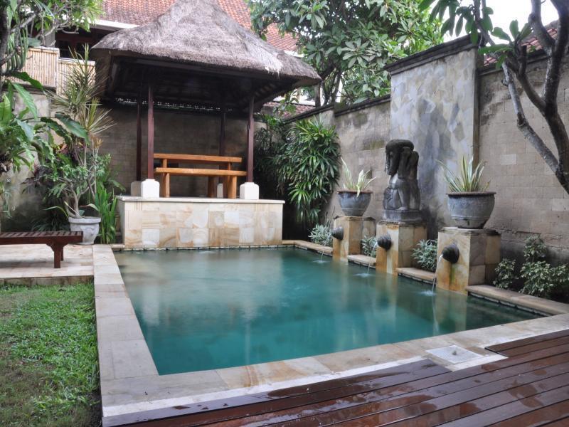 Hotel Ngetis Homestay
